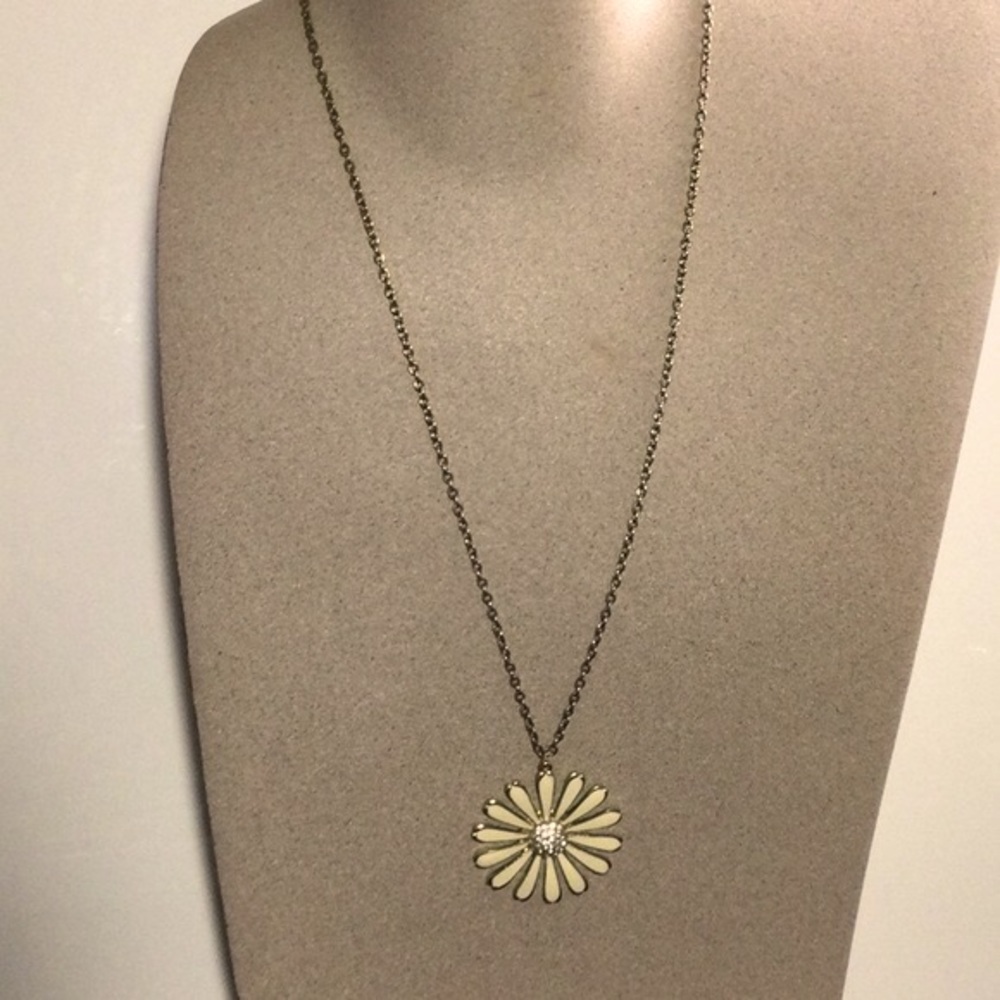 Large Daisy Necklace with Rhinestones - Picture 2 of 5